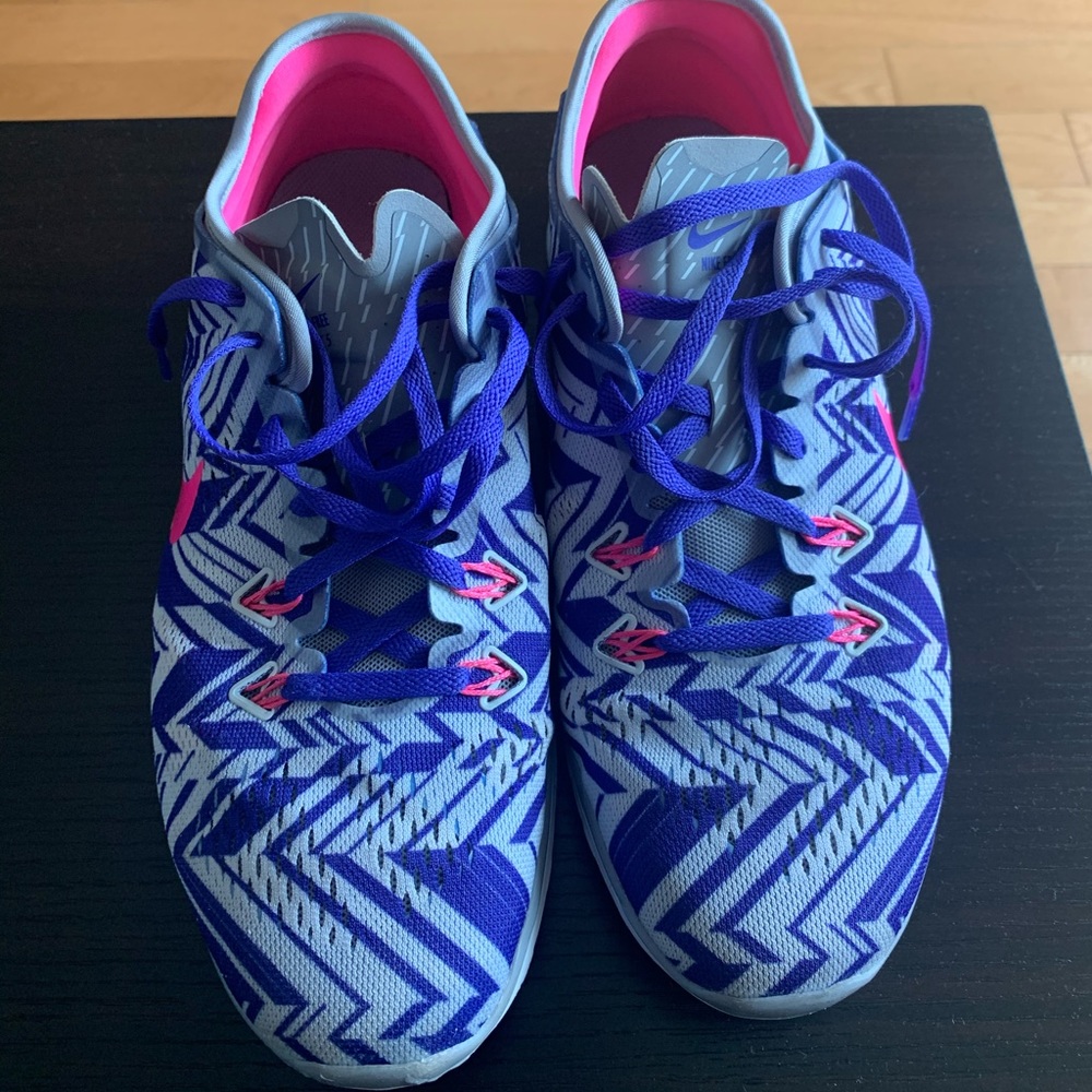 Nike free sneakers